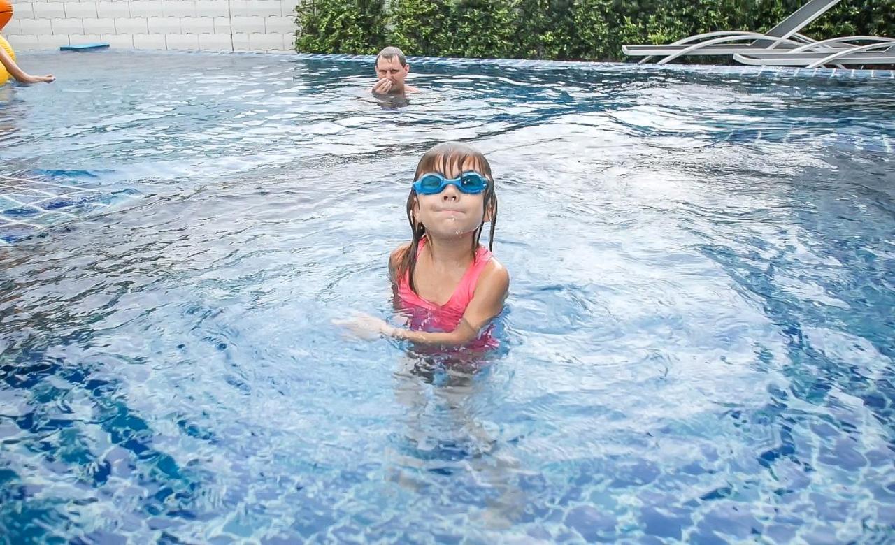Happy Family Villa Phuket ภายนอก รูปภาพ