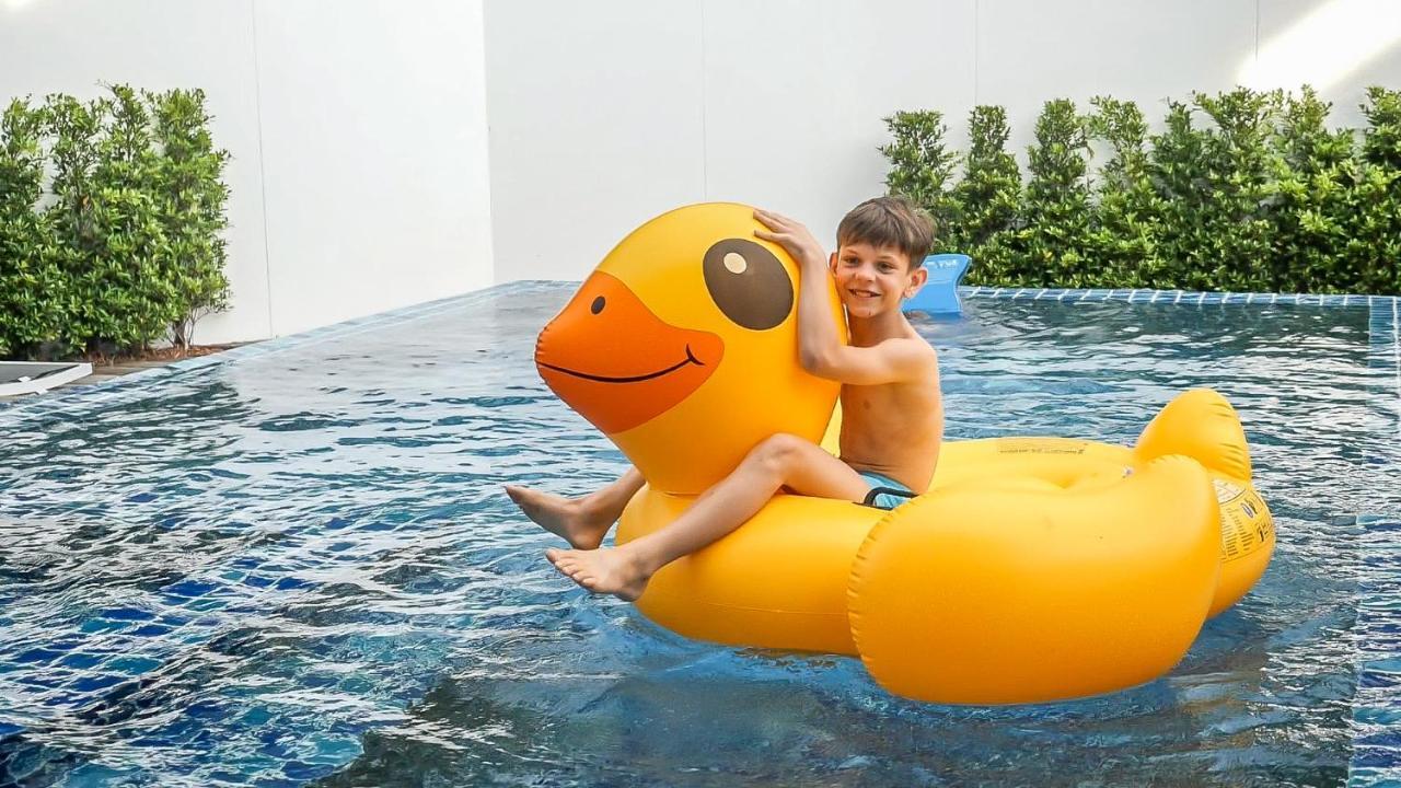 Happy Family Villa Phuket ภายนอก รูปภาพ